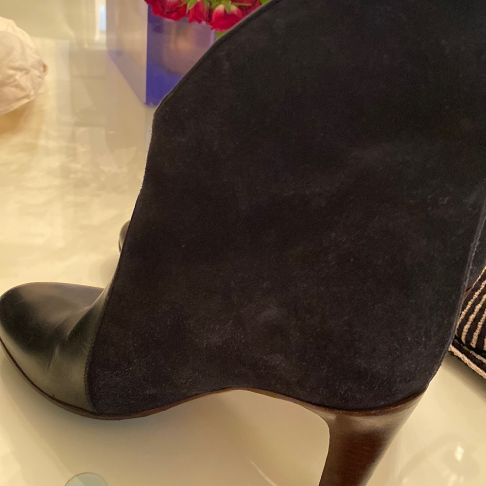 Chloé Eliza Cutout Heel Bootie Black Leather